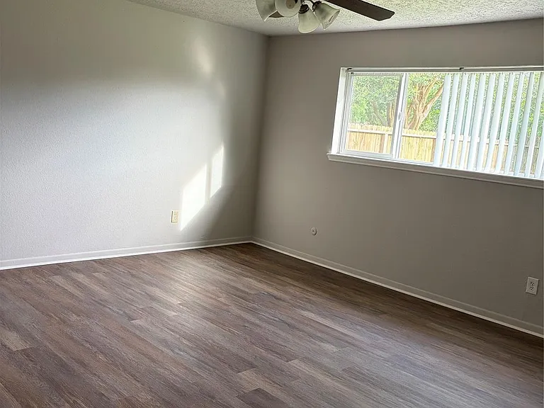 12719 Huntington Field Dr — Photo 31