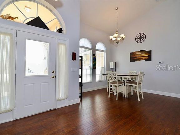 3rd image of 754 Chamberlin Trl
