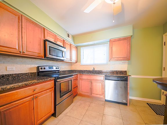 5th image of 876 S Plum Grove Rd APT 208