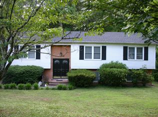 8111 Cliffside Dr, Charlotte, NC 28270
