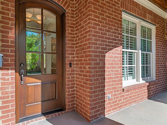 3rd image of 105 Ransom Ave