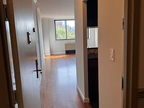 4th image of 280 Park Ave S APT 17D