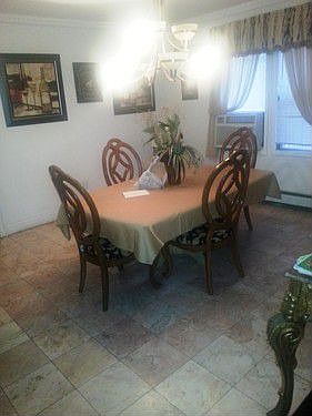 2nd image of 513 Saint Pauls Ave #2