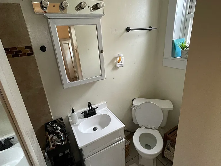736 W Cornelia Ave #3F — Photo 8