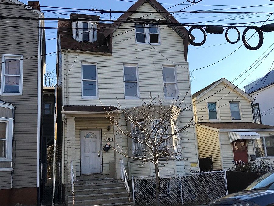 1st image of 194 Littleton Ave