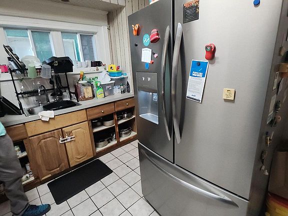 4th image of 531 W Fisher Ave