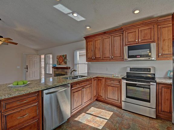 4th image of 3981 W Denver St