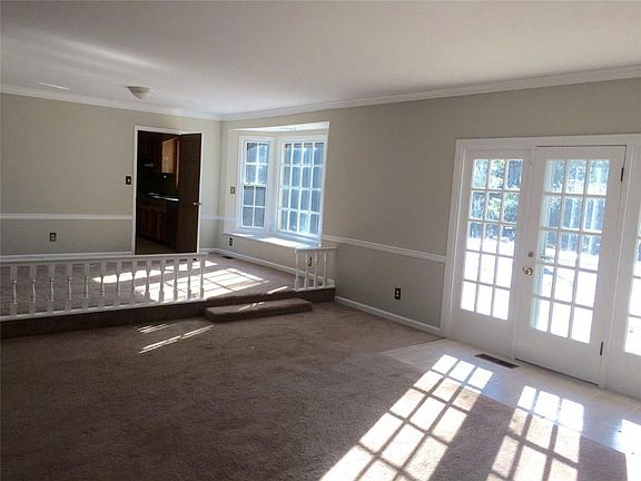 4th image of 4428 Blackland Dr