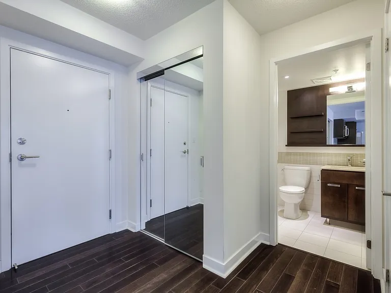 295 Adelaide St W #514 — Photo 14