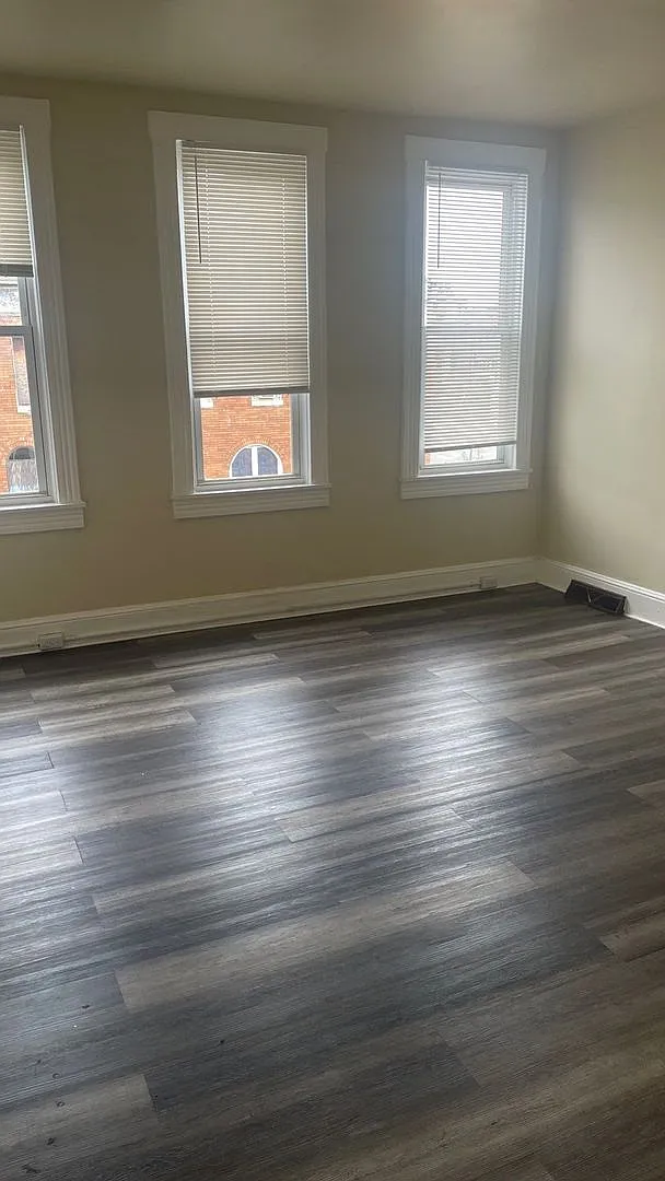2406 Druid Hill Ave — Photo 3