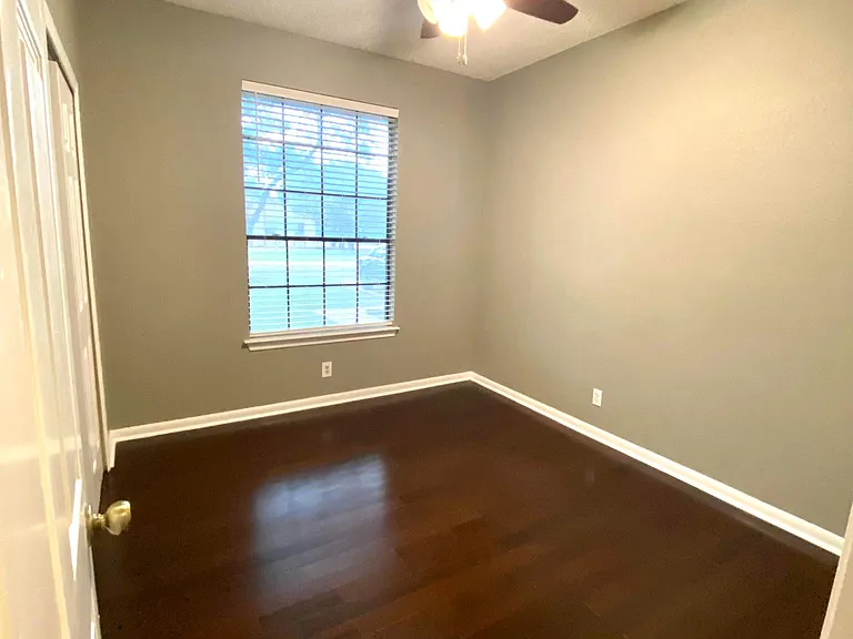 411 Ridgewood Dr — Photo 8