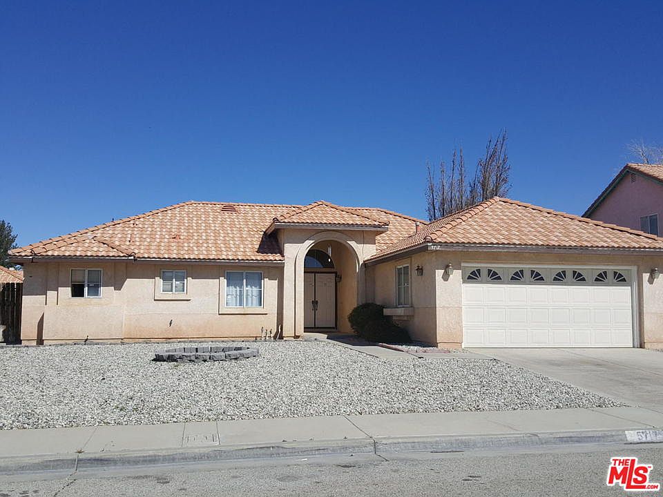 1st image of 5717 Barcelona Dr