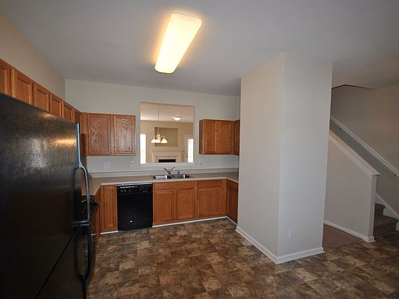3rd image of 504 Summer Breeze Dr