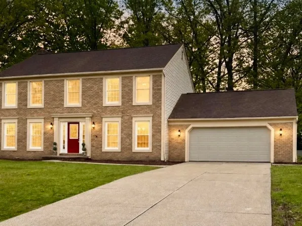 32169 Hickory Ln, Avon Lake, OH 44012