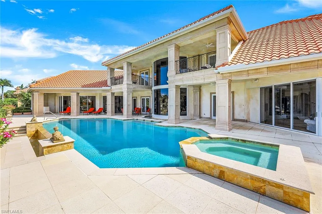 5 bed, 6.5 bath, 6414 sqft, $35,000 — Photo 2
