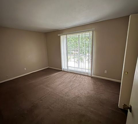 5th image of 1502 Fairoaks Dr APT 1
