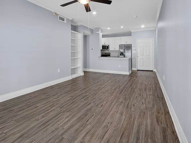 Compass Bay Apartments & Marina — Photo 19