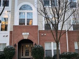 1520 N Point Dr APT 102, Reston, VA 20194