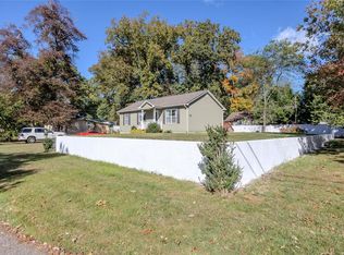 51 Dogwood Rd, Mastic Beach, NY 11951