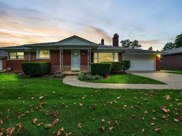 21112 Lakeland St, Saint Clair Shores, MI 48081