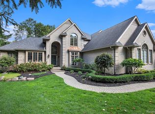 1996 Tall Oaks Blvd, Rochester Hills, MI 48306