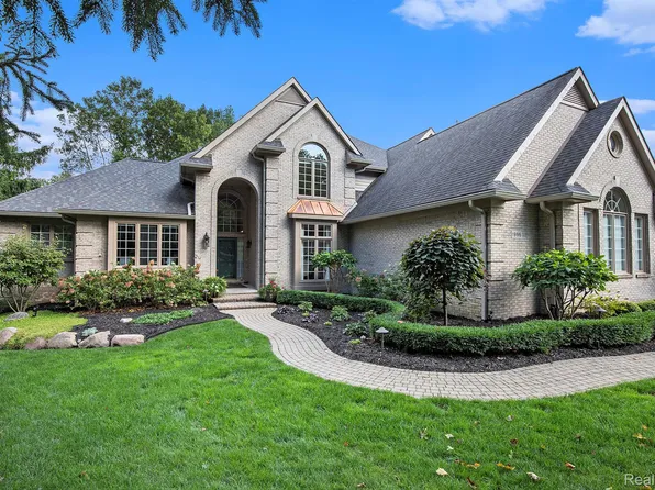 1996 Tall Oaks Blvd, Rochester Hills, MI 48306