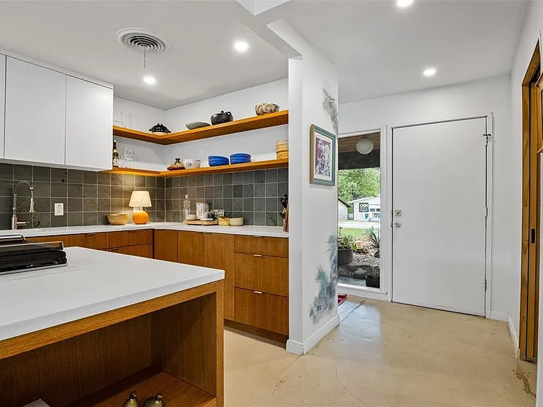 1809 Sylvan Dr — Photo 34