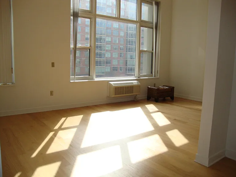 1500 Washington St #3V — Photo 16