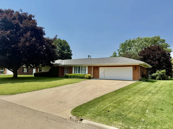 1704 Lakewood Dr, Mendota, IL 61342