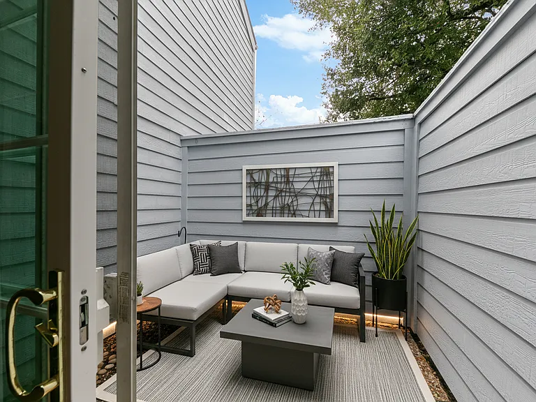 Patio - Virtual staging