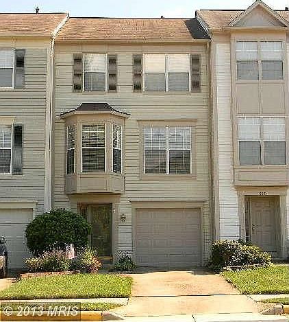 1st image of 327 Barnfield Sq NE
