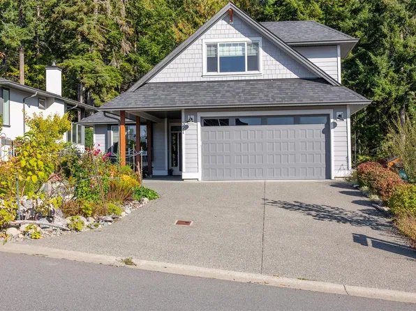 521 Mountain View Dr, Lake Cowichan, BC V0R 2G1