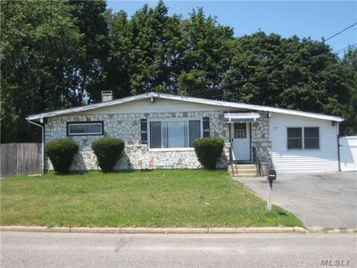 57 E Cherry St, Central Islip, NY, 11722