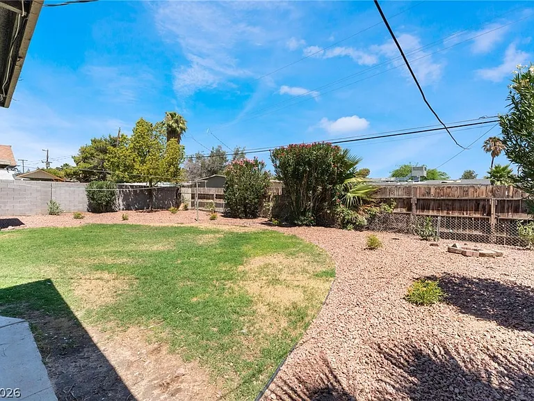1921 Franklin Ave — Photo 26