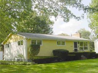 57 Camden Rd, Narragansett, RI 02882