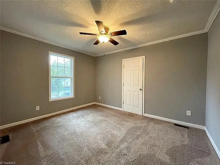 2053 W Clemmonsville Rd — Photo 14