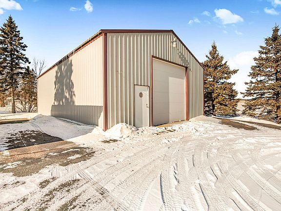 4th image of 4893 140th St