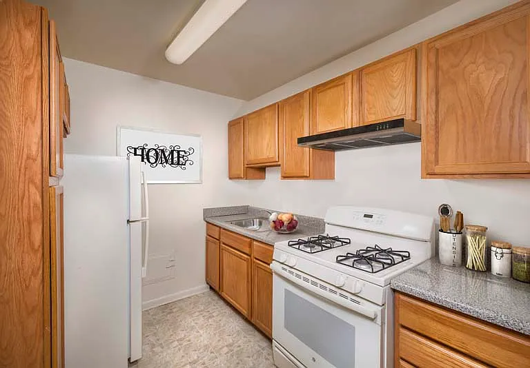 Iverson Towers & Anton House Apartments — Photo 4