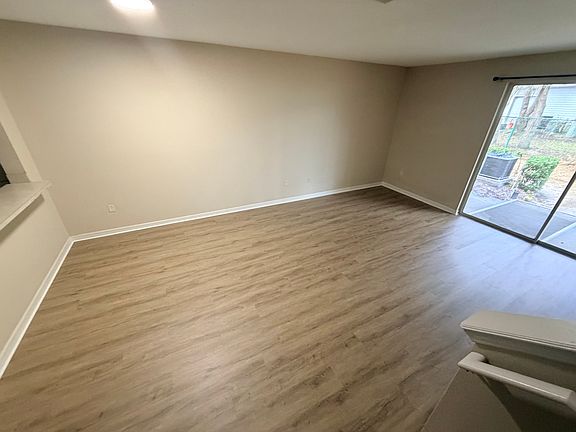 5th image of 10343 Regent Square Dr