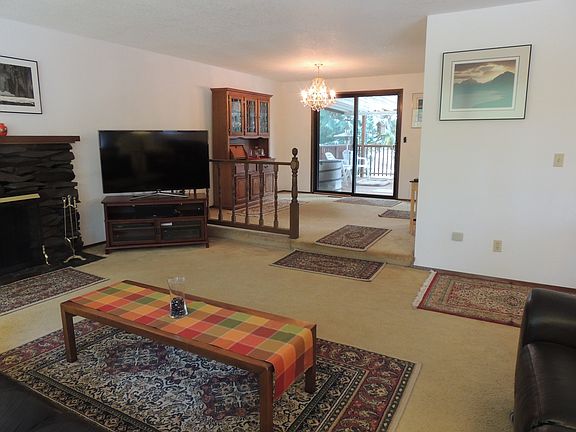 Step up to dining room