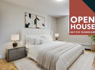 1257 Lakeshore Rd E, Mississauga, ON L5E1G3