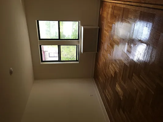 Rented by Peter Meskouris LREB | media 29