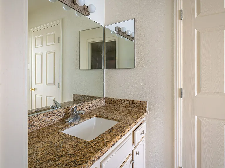Kimberly House Apartments — Photo 6