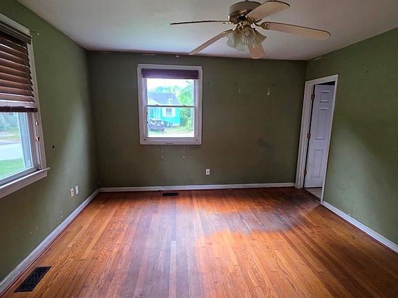 3rd image of 65 Cavalier Rd