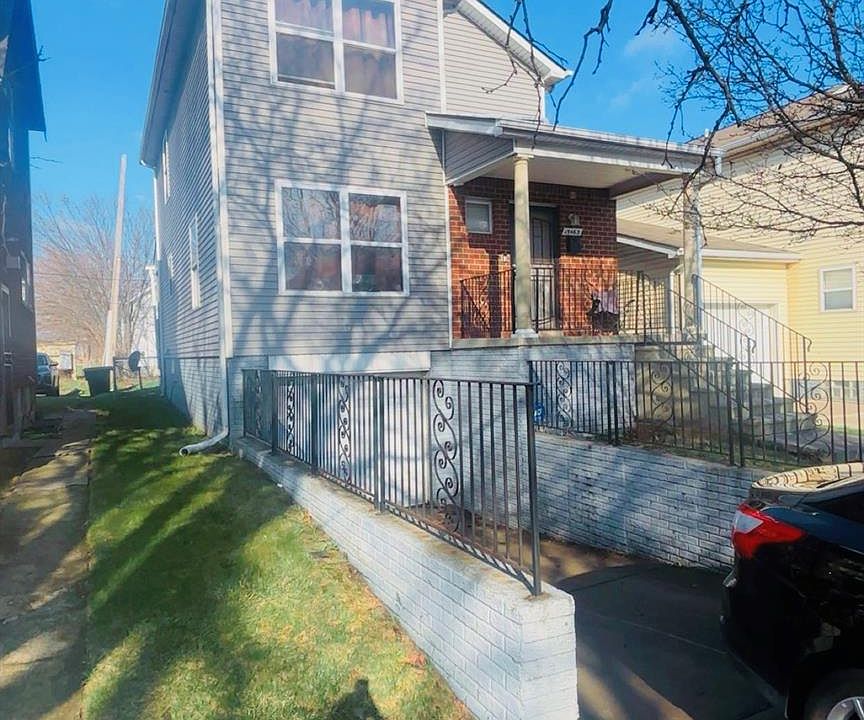 1st image of 15463 Dexter Ave