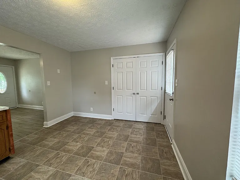 620 Artic Ave — Photo 5