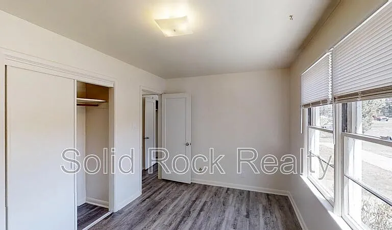 1216 Janes Ln — Photo 9