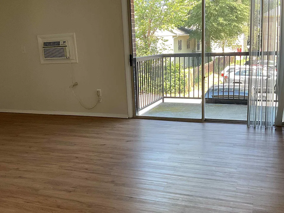 5323 E St SE #381