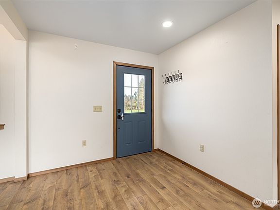 3rd image of 965 N Fruitdale Road