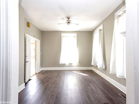 5th image of 600 N Broadway St APT 1